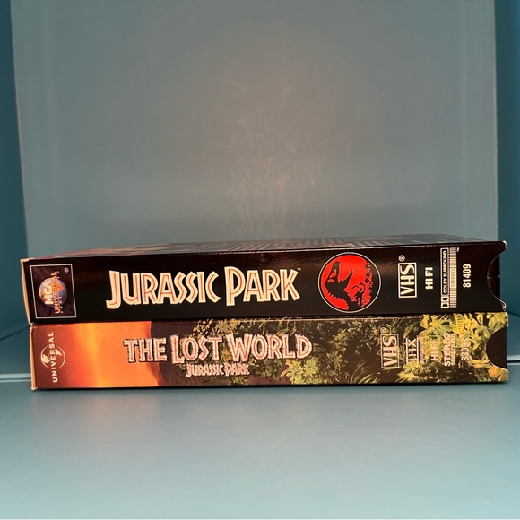 “Jurassic Park” and “The Lost World: Jurassic Park” VHS Pair - Picture 8 of 9